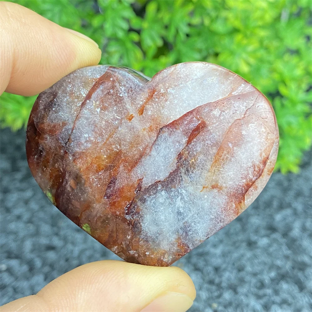 Natural Crystal Raw Stone Red Glue Flower Hand-polished Heart Shape Reiki Healing Stone Souvenir Home Decoration Holiday Gift
Natural Crystal Raw Stone Red Glue Flower Hand-polished Heart Shape Reiki Healing Stone Souvenir Home Decoration Holiday Gift