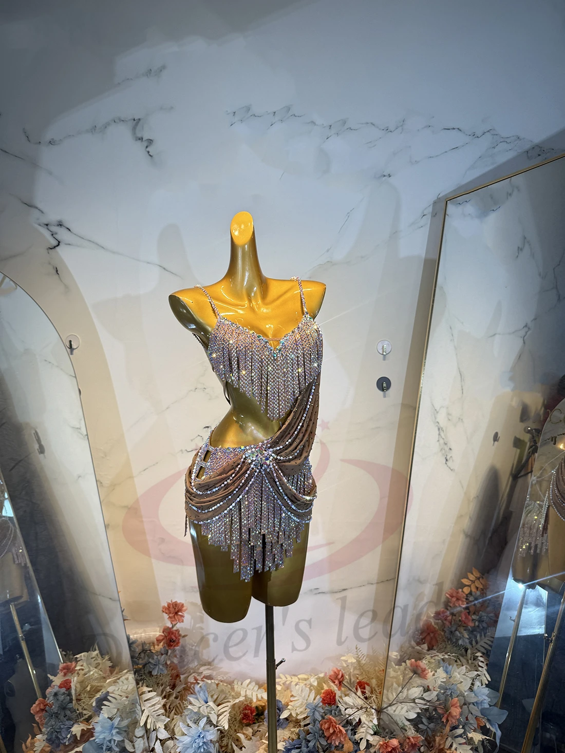 Latin Dance AB Stone Female Adult Children High end Customized Desert Color Hollow Dress Black Pool Samba Performance Dress
Latin Dance AB Stone Female Adult Children High end Customized Desert Color Hollow Dress Black Pool Samba Performance Dress