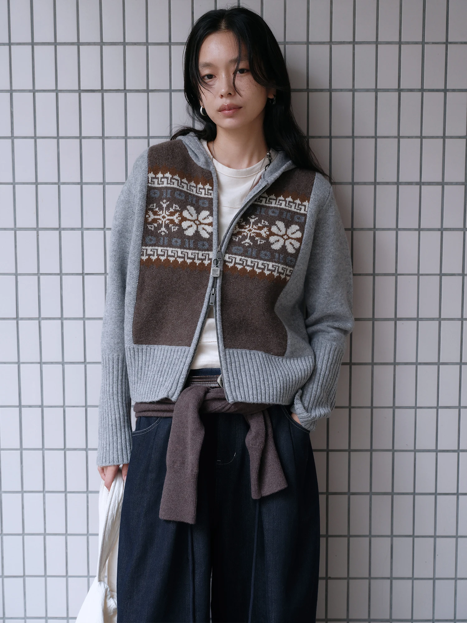 Nordic Sle Fair Isle Snowflake Patchwork Zipper Hoodie Sweater Women's Slim Fit Woolen Long Sve Warmth Emitting Top
Nordic Sle Fair Isle Snowflake Patchwork Zipper Hoodie Sweater Women's Slim Fit Woolen Long Sve Warmth Emitting Top