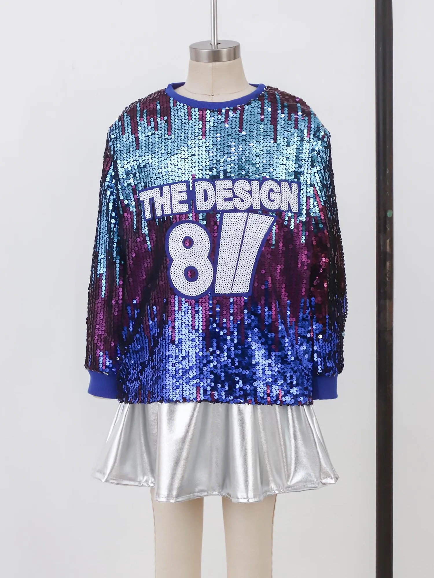 Kids Cheer Leading Performance Outfits Sequin Long-sleeve T-shirt with Bottoms Jazz Dancewear for Theme Party Dance Costumes
Kids Cheer Leading Performance Outfits Sequin Long-sleeve T-shirt with Bottoms Jazz Dancewear for Theme Party Dance Costumes