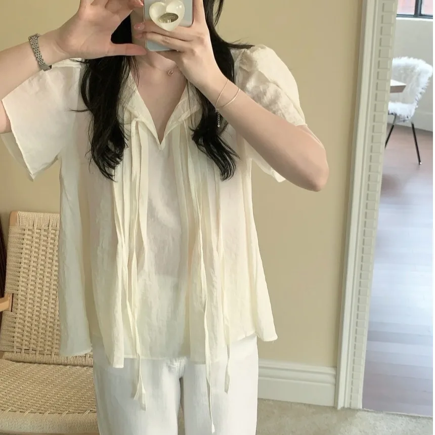 Chic Summer New Design Loose Women's Shirt Knot Pleated Petal Short Sleeve Top Commute Style Regular Fit Short Sleeve
Chic Summer New Design Loose Women's Shirt Knot Pleated Petal Short Sleeve Top Commute Style Regular Fit Short Sleeve