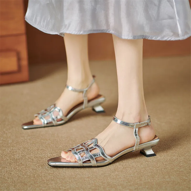 New Summer Sandals Shoes for Women Square Toe Sandals Fashionable Hollow Out Gladiator Shoes Women Low Heel Ladies Shoes
New Summer Sandals Shoes for Women Square Toe Sandals Fashionable Hollow Out Gladiator Shoes Women Low Heel Ladies Shoes