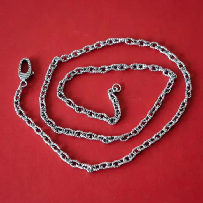 Antique Thai Silver fried dough twist Chain Punk Sterling Silver Necklace Men's and women's fashion trends in Europe and the Uni
Antique Thai Silver fried dough twist Chain Punk Sterling Silver Necklace Men's and women's fashion trends in Europe and the Uni