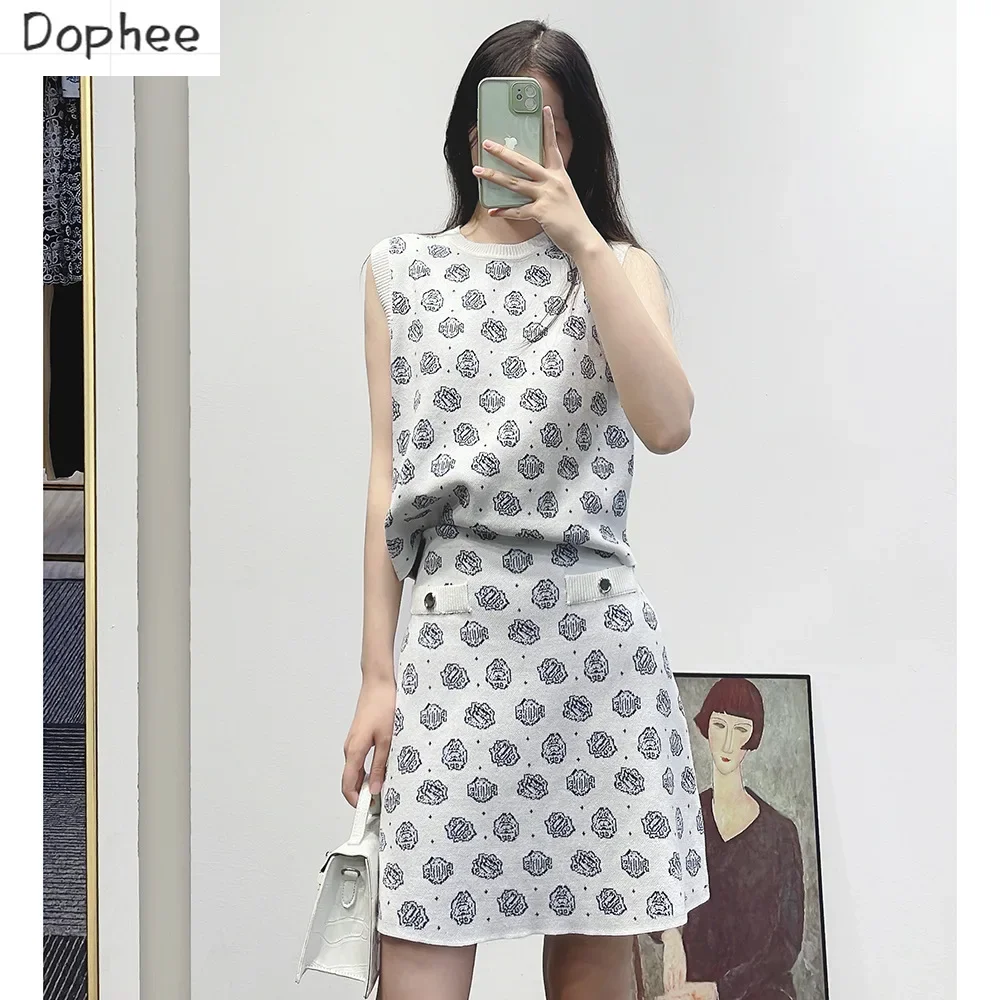 High Quality Fashion Lady Two-piece Set Elegant Jacquard Sleeveless Knitted Vests Top + Short A-line Skirts Casual Knitting Suit
High Quality Fashion Lady Two-piece Set Elegant Jacquard Sleeveless Knitted Vests Top + Short A-line Skirts Casual Knitting Suit