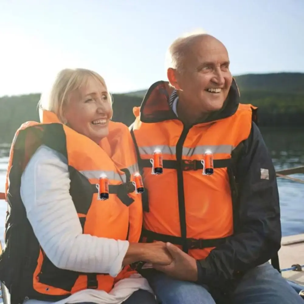 Life-saving Life Vest Light Emergency Overboard Survival Seawater Self-Lighting Light High Intensity Beam Gear Water Activated
Life-saving Life Vest Light Emergency Overboard Survival Seawater Self-Lighting Light High Intensity Beam Gear Water Activated