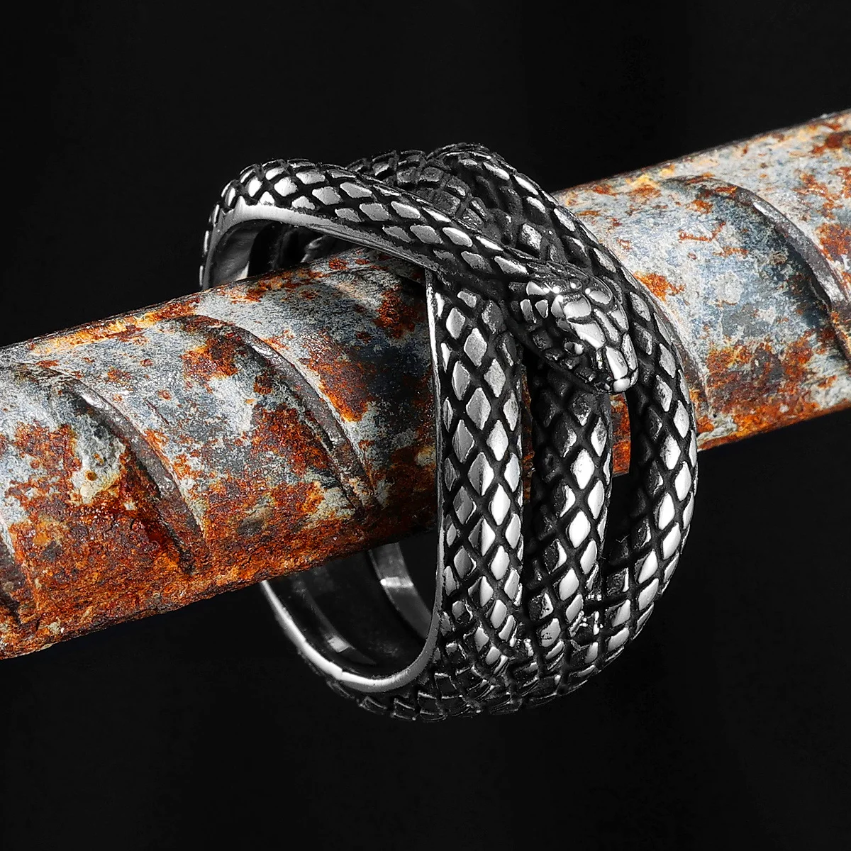 Snake Animal Ring Stainless Steel Men Rings Punk Gothic Hollow for Rider Male Retro Jewelry Halloween Accessories Gift Wholesale
Snake Animal Ring Stainless Steel Men Rings Punk Gothic Hollow for Rider Male Retro Jewelry Halloween Accessories Gift Wholesale