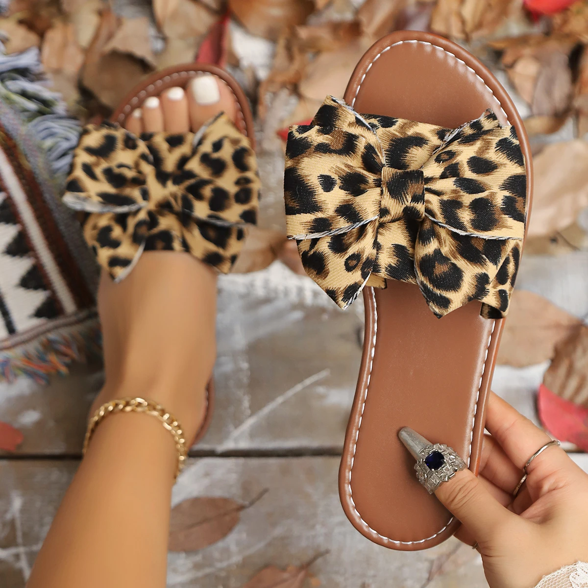 New Women Slippers Flat Sole Casual Soft Big Size Sandals Comfy Platform Outdoor Slippers Home Slides Women Zapatos De Mujer
New Women Slippers Flat Sole Casual Soft Big Size Sandals Comfy Platform Outdoor Slippers Home Slides Women Zapatos De Mujer