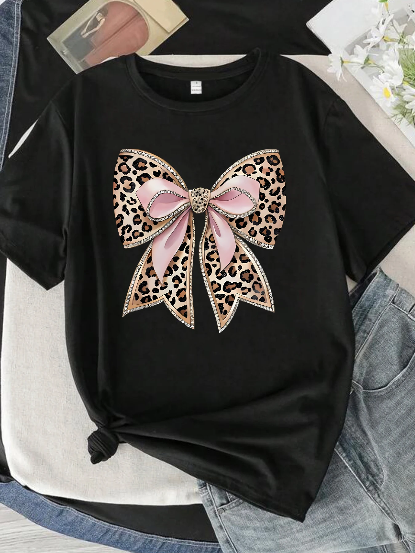 Polka dot bow tie Plus size women's round neck short sleeve T-shirt with elastic half sleeves and trendy prints
Polka dot bow tie Plus size women's round neck short sleeve T-shirt with elastic half sleeves and trendy prints