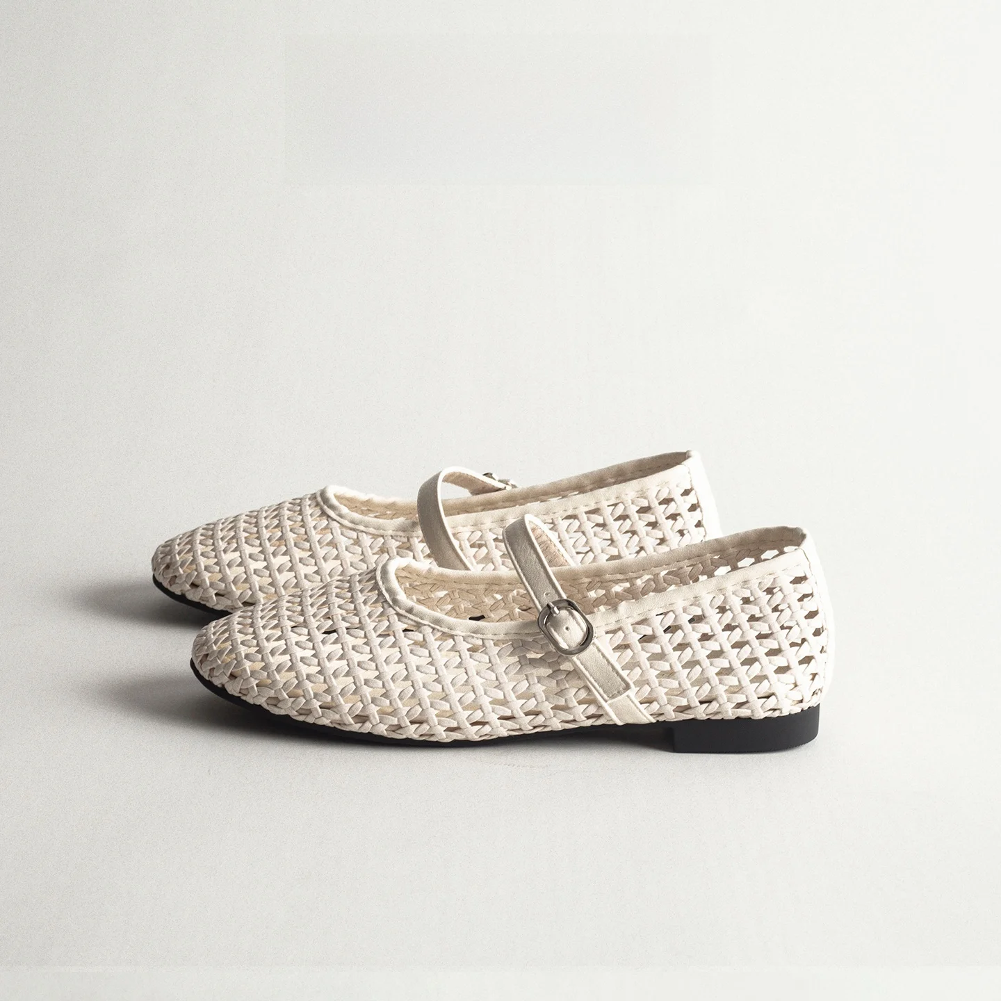Women's Breathable Fashion Casual Hollow Woven Mary Jane Flat Shoes round Toe Buckle Slip-On Comfortable Spring Summer Autumn
Women's Breathable Fashion Casual Hollow Woven Mary Jane Flat Shoes round Toe Buckle Slip-On Comfortable Spring Summer Autumn