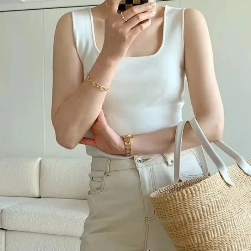 Solid U-neck Knit Tank TOP Summer Slim Women BAISC Tops Female Short Female Sexy Solid Casual Sleeveless T-shirt Top
Solid U-neck Knit Tank TOP Summer Slim Women BAISC Tops Female Short Female Sexy Solid Casual Sleeveless T-shirt Top