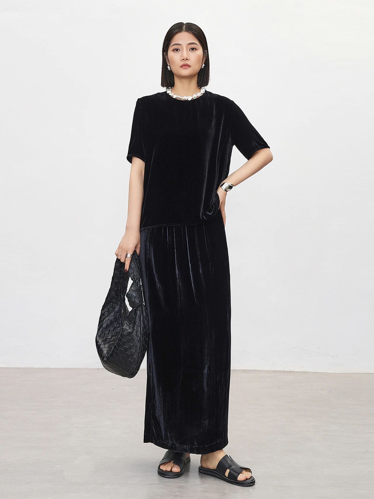 Silk Velvet ort Sve T-irt Women's Spring Summer High-End Comfortable Versatile Open Split Top Commute Sle Straight Cut
Silk Velvet ort Sve T-irt Women's Spring Summer High-End Comfortable Versatile Open Split Top Commute Sle Straight Cut