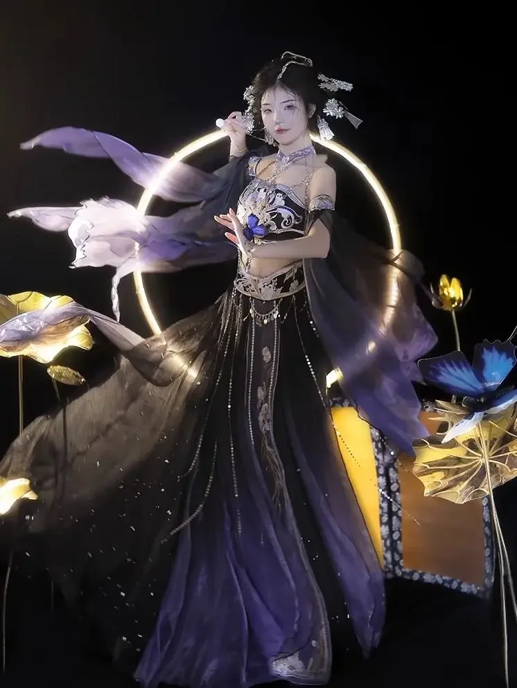 Western Regions dance performance, clothing photography, Feitian Hanfu, exotic style photo taking clothing, travel photography,
Western Regions dance performance, clothing photography, Feitian Hanfu, exotic style photo taking clothing, travel photography,