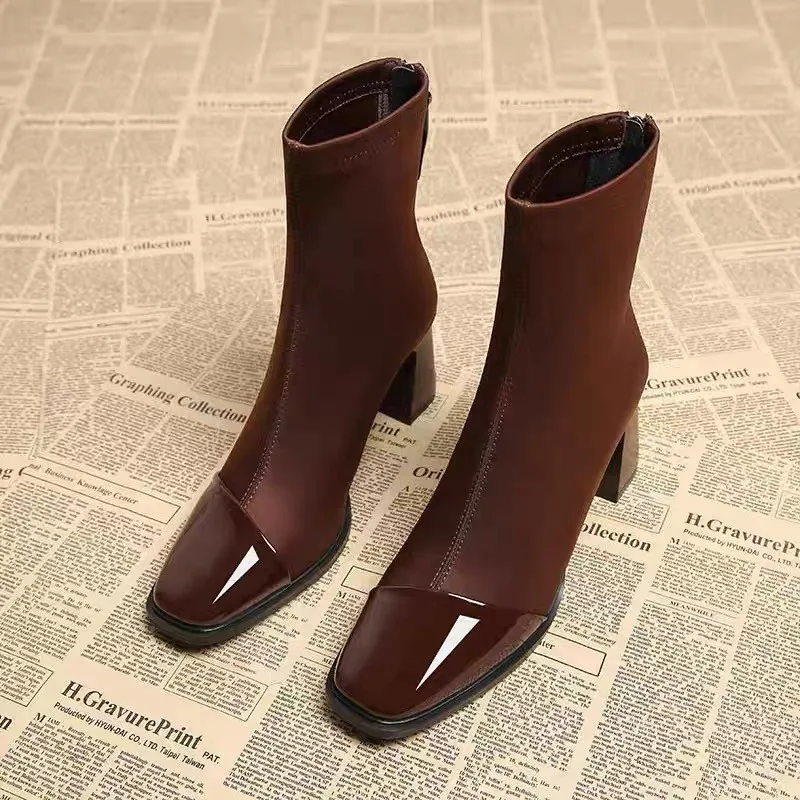 Женские ботильоны с квадратным носком, модная обувь на замшевом высоком каблуке, массивные мотоциклетные ботинки, трендовые зимние новые туфли-лодочки, короткие ботинки Botas35-40
Женские ботильоны с квадратным носком, модная обувь на замшевом высоком каблуке, массивные мотоциклетные ботинки, трендовые зимние новые туфли-лодочки, короткие ботинки Botas35-40