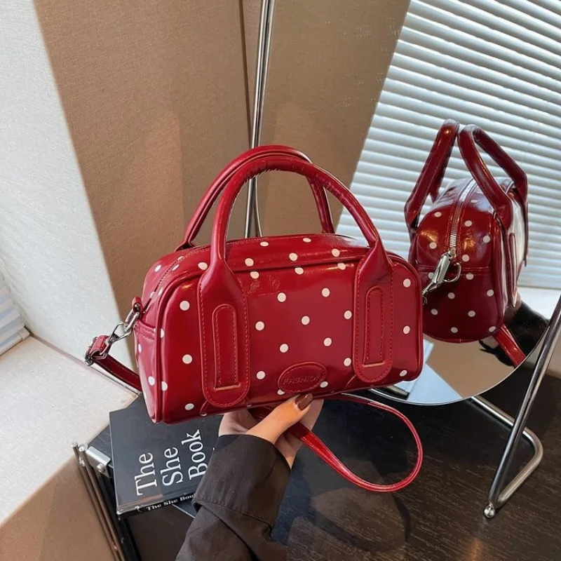 Fashionable Vintage Diaper Bag Elegant Paris Design Unique Leisure Messenger Large Capacity Casual Shopper Purse For Women
Fashionable Vintage Diaper Bag Elegant Paris Design Unique Leisure Messenger Large Capacity Casual Shopper Purse For Women