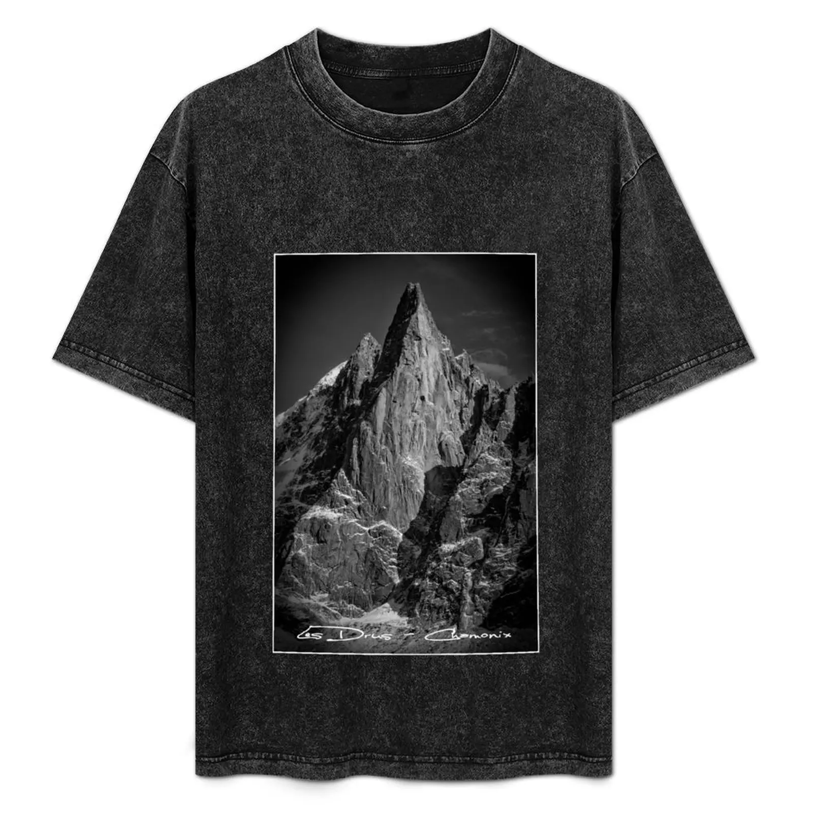 Les Drus, Chamonix Mont Blanc T-Shirt Utility Casual Work T-Shirt
Les Drus, Chamonix Mont Blanc T-Shirt Utility Casual Work T-Shirt