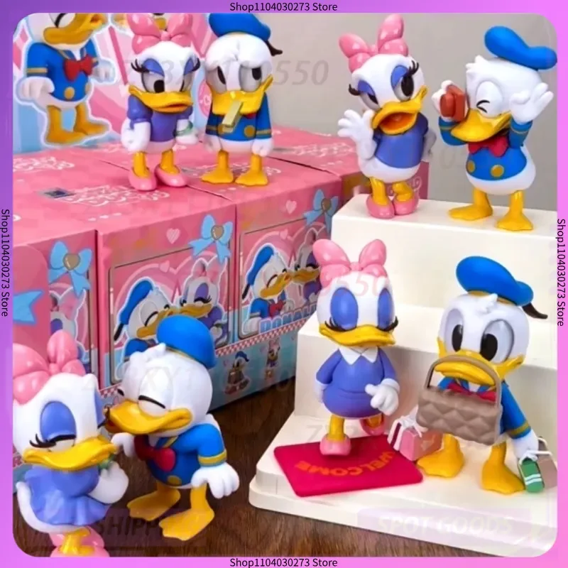 Новые 52 игрушки Дональд Дак с Дейзи серии слепая коробка дизайн 2 секрета аниме фигурка модель Kawaii фигурка настольный орнамент игрушки
Новые 52 игрушки Дональд Дак с Дейзи серии слепая коробка дизайн 2 секрета аниме фигурка модель Kawaii фигурка настольный орнамент игрушки
