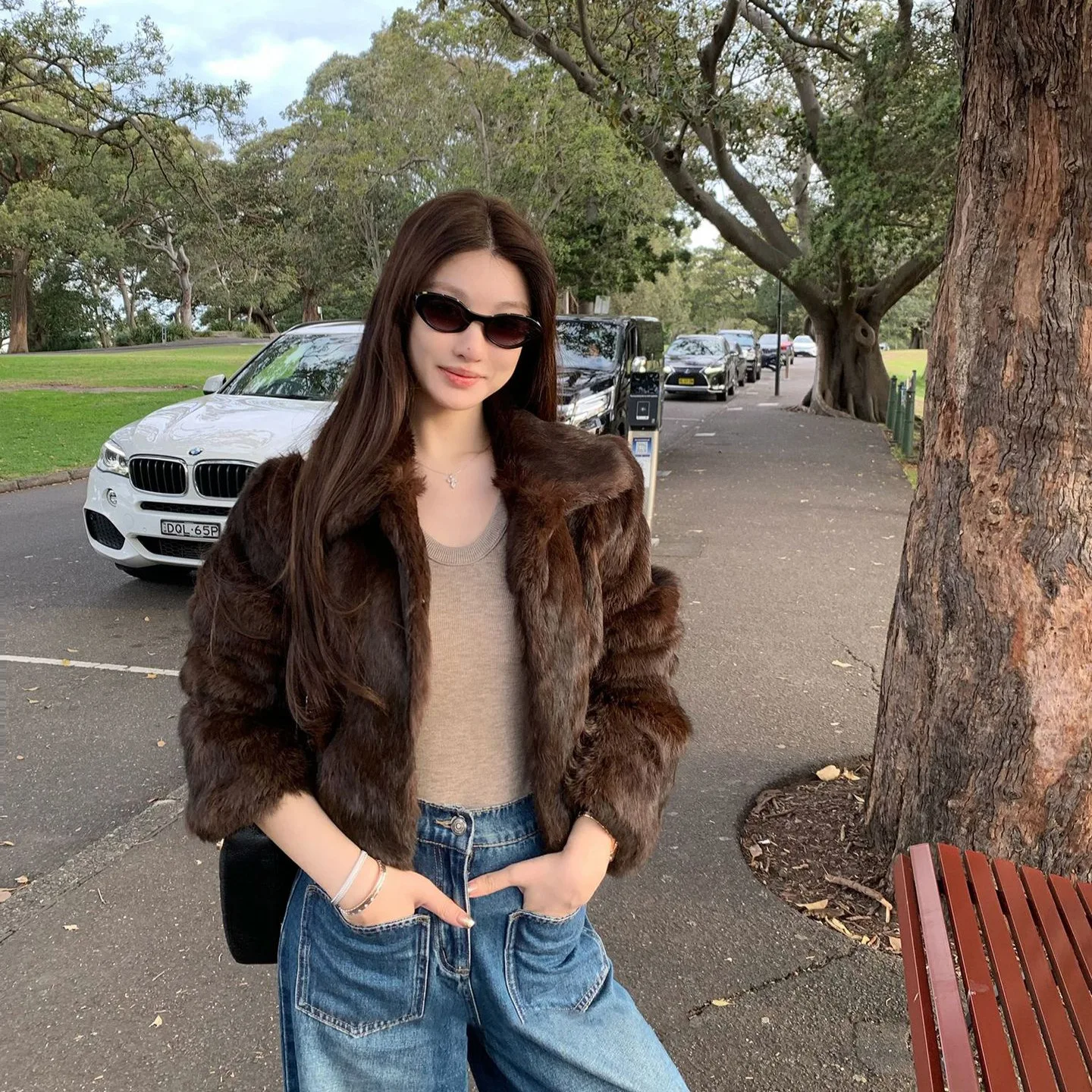 2025 Women Winter One Size Real Fur Jacket Retro Brown Lapel Collar Short Mink Fur Jacket For Female 100% Real Rabbit Fur Coat
2025 Women Winter One Size Real Fur Jacket Retro Brown Lapel Collar Short Mink Fur Jacket For Female 100% Real Rabbit Fur Coat