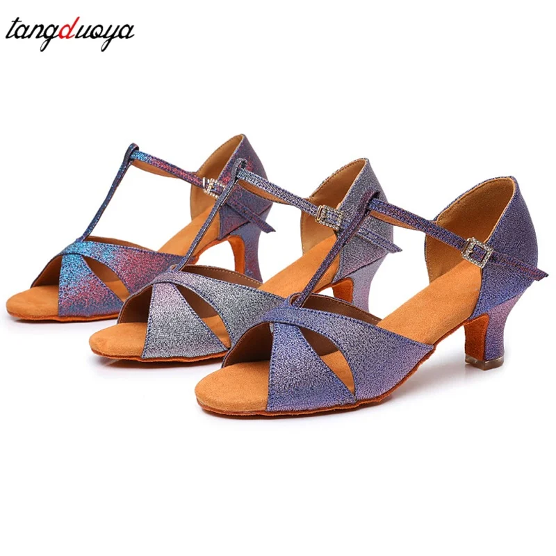 Latin Dance Shoes Woman Soft-soled Medium-high Heel Girls Sequined Professional Dancing Tango Cha Cha Social Dance Shoes 5/7cm
Latin Dance Shoes Woman Soft-soled Medium-high Heel Girls Sequined Professional Dancing Tango Cha Cha Social Dance Shoes 5/7cm