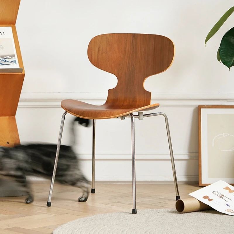 Ant chair simple retro 7-character chair casual backrest dining chair
Ant chair simple retro 7-character chair casual backrest dining chair