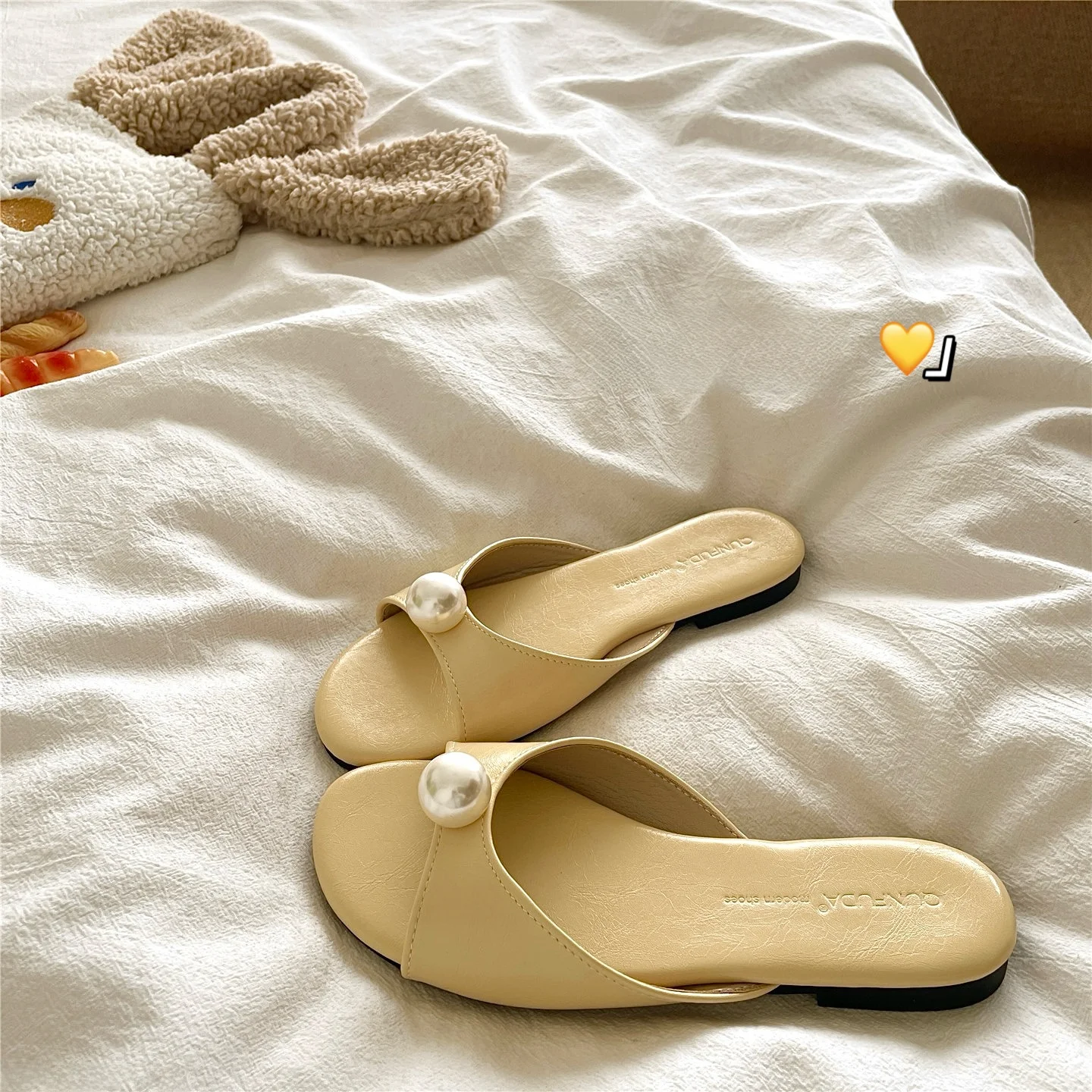 Summer Breathable Vacation Style Women's Yellow Slip-On Sandals Comfortable round Toe Thick Heel Fashionable Casual Slippers
Summer Breathable Vacation Style Women's Yellow Slip-On Sandals Comfortable round Toe Thick Heel Fashionable Casual Slippers