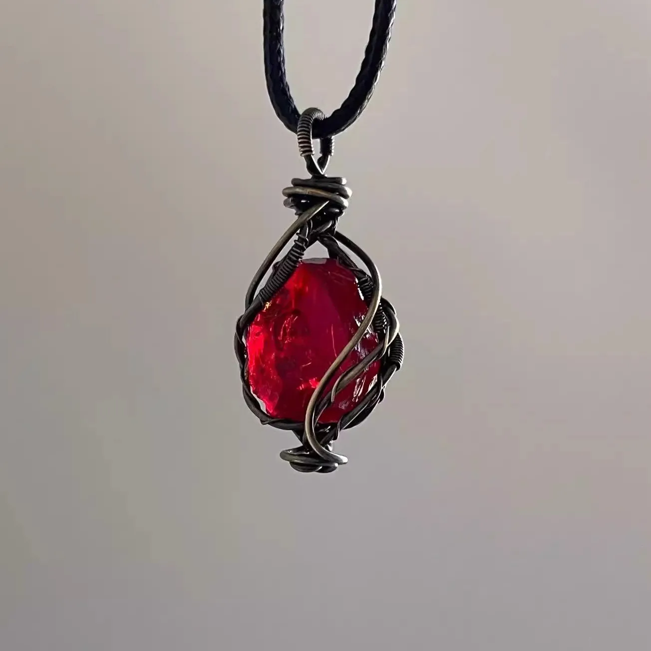 Game Genshin Impact Diluc Cosplay Pendant 3D DIY Handmade Necklace Pomanate Red Crystal Glass Jewelry Accessory Halloween Gift
Game Genshin Impact Diluc Cosplay Pendant 3D DIY Handmade Necklace Pomanate Red Crystal Glass Jewelry Accessory Halloween Gift