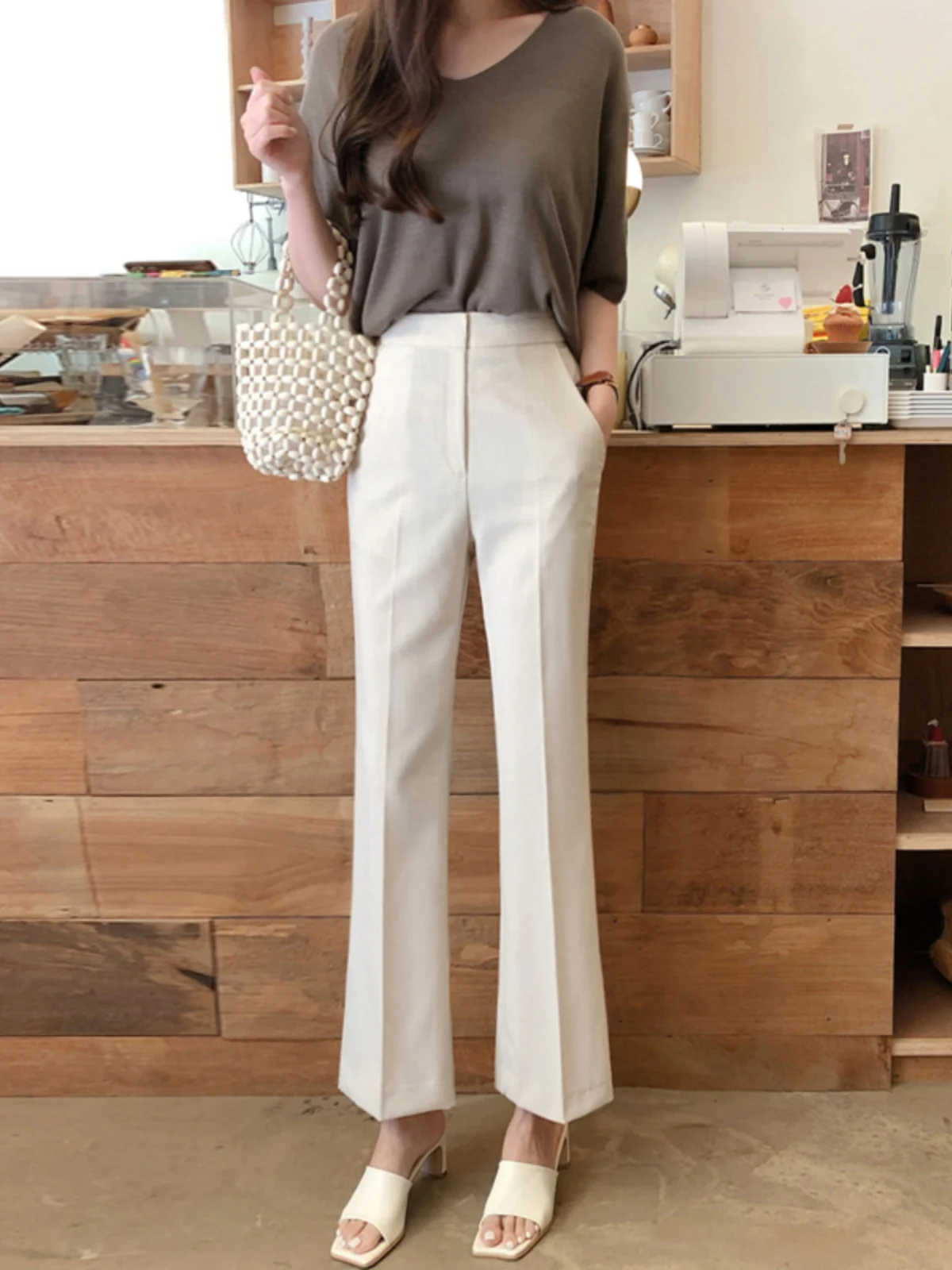 White Bell Bottom Pants Women's Spring Summer New Loose Slim High Waist Nine Points Suit Pants Korean Style Casual Pants
White Bell Bottom Pants Women's Spring Summer New Loose Slim High Waist Nine Points Suit Pants Korean Style Casual Pants