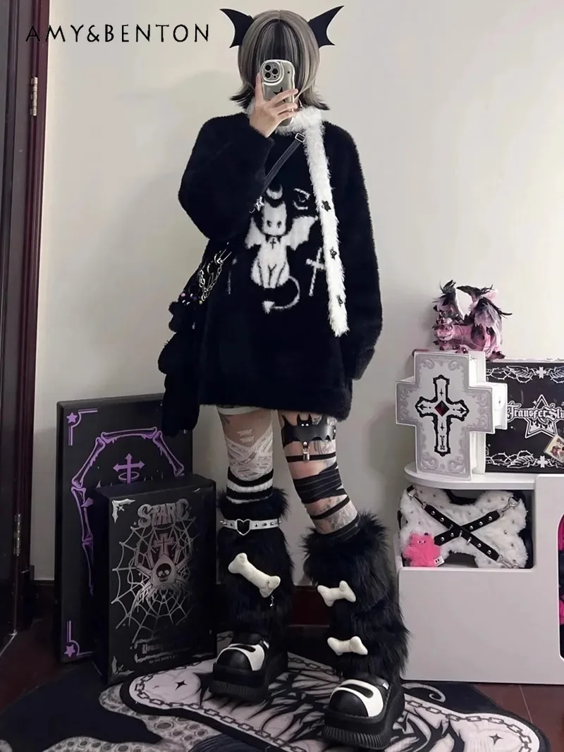 2025 New Autumn and Winter Japanese Dark Wind Goth Devil Cat Black Crew Neck Sweater Furry Knitted Sweater Top For Women
2025 New Autumn and Winter Japanese Dark Wind Goth Devil Cat Black Crew Neck Sweater Furry Knitted Sweater Top For Women
