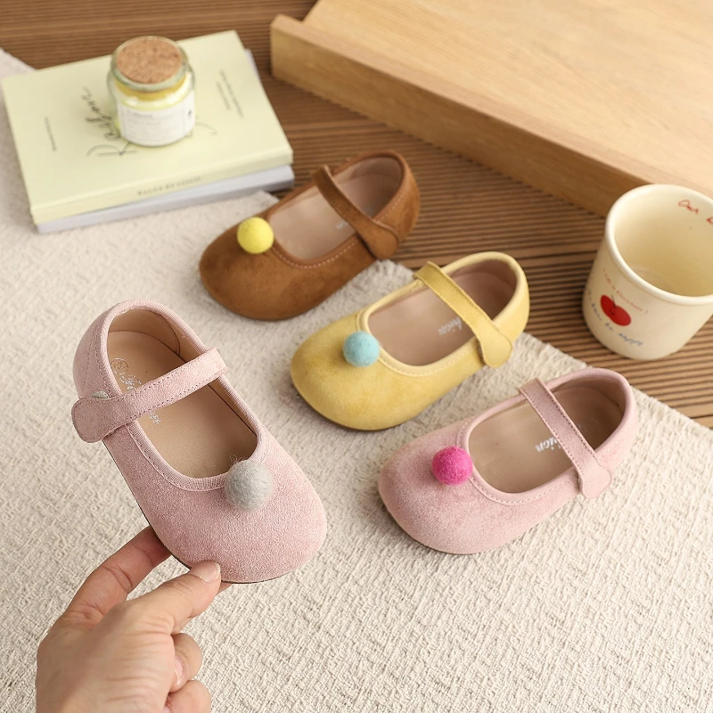 2026 New Girls Mary Jane Shoes Candy Color Suede Cute Pom-pom Decor Children Leather Shoes Fashion Causal Kids School Flat Shoes
2026 New Girls Mary Jane Shoes Candy Color Suede Cute Pom-pom Decor Children Leather Shoes Fashion Causal Kids School Flat Shoes