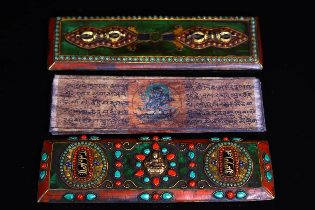9"Tibetan Temple Collection Old Scriptures Tibetan silver Mosaic Gem Turquoise gZi Bead Old Scriptures chanting Town house
9"Tibetan Temple Collection Old Scriptures Tibetan silver Mosaic Gem Turquoise gZi Bead Old Scriptures chanting Town house