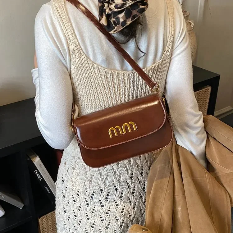 Осенняя квадратная сумка через плечо 202, женская универсальная сумка через плечо с верхней ручкой, сумка-тоут «день-ночь», повседневная сумка-слинг
Осенняя квадратная сумка через плечо 202, женская универсальная сумка через плечо с верхней ручкой, сумка-тоут «день-ночь», повседневная сумка-слинг