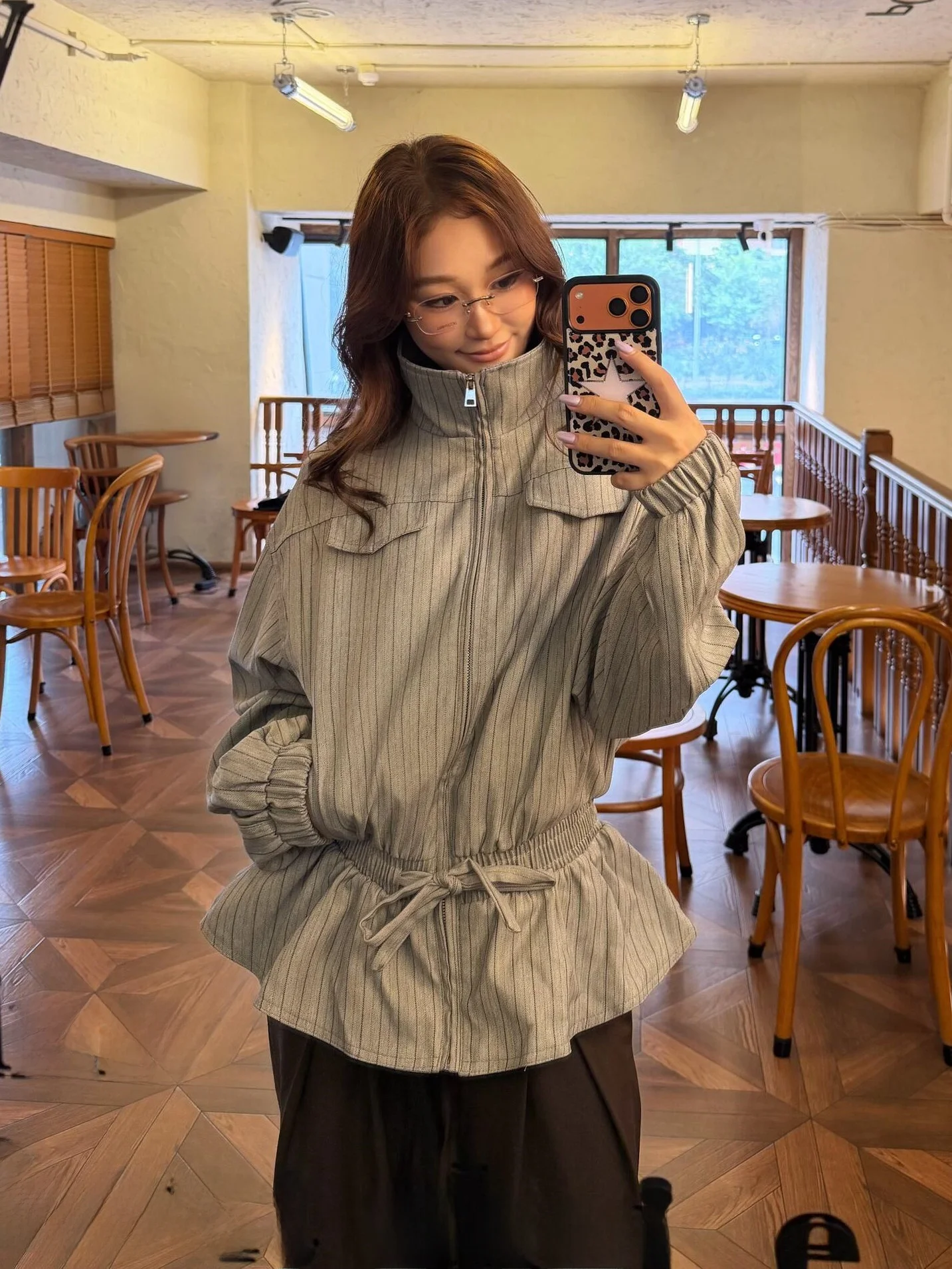Gray Striped Drawstring Waist Zipper Long Sleeve Collar Jacket Women's Spring Casual Style Polyester Fiber Short Coat
Gray Striped Drawstring Waist Zipper Long Sleeve Collar Jacket Women's Spring Casual Style Polyester Fiber Short Coat