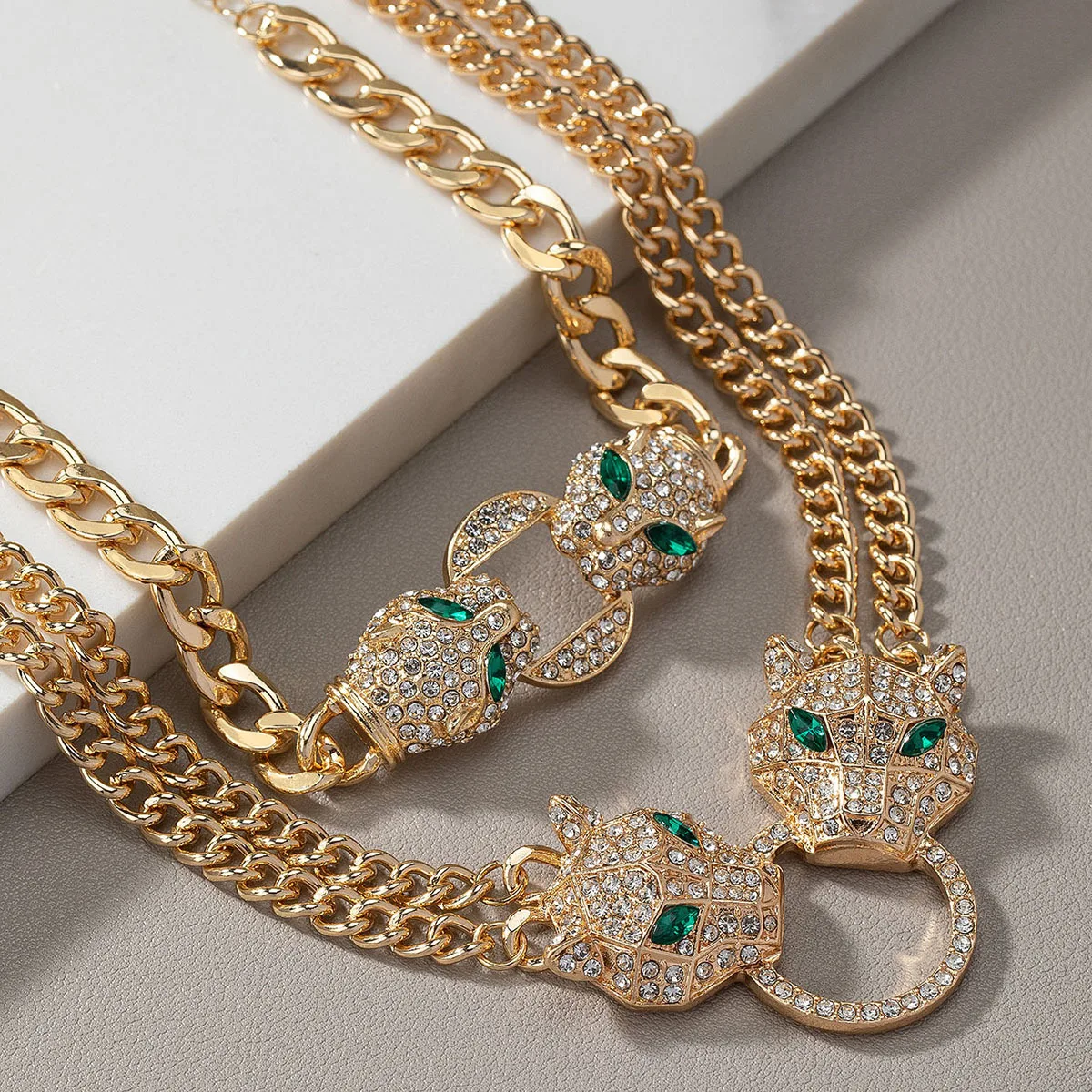 Hip-hop Men's Gold Plated Zircon Leopard Head Necklace Jewelry Set for Women Exaggerated Metal Chain Bracelet Gifts
Hip-hop Men's Gold Plated Zircon Leopard Head Necklace Jewelry Set for Women Exaggerated Metal Chain Bracelet Gifts