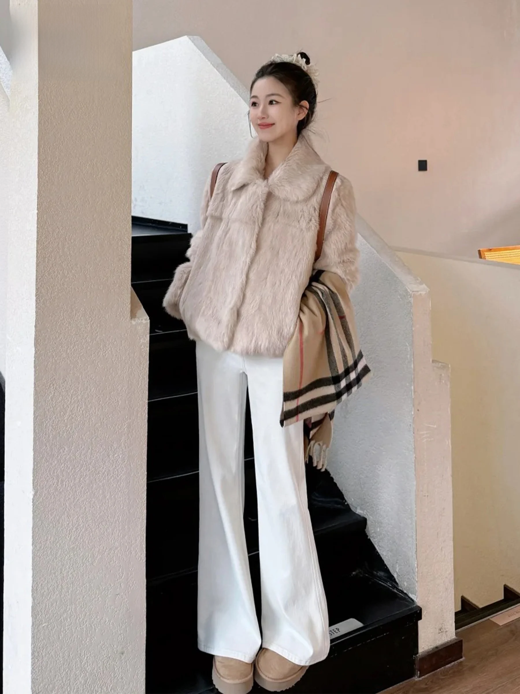 White American Design Slim Fit Casual Jeans Women's New 2026 Loose Slimming Wide Leg Long Pants High Waist Denim Casual Wear
White American Design Slim Fit Casual Jeans Women's New 2026 Loose Slimming Wide Leg Long Pants High Waist Denim Casual Wear