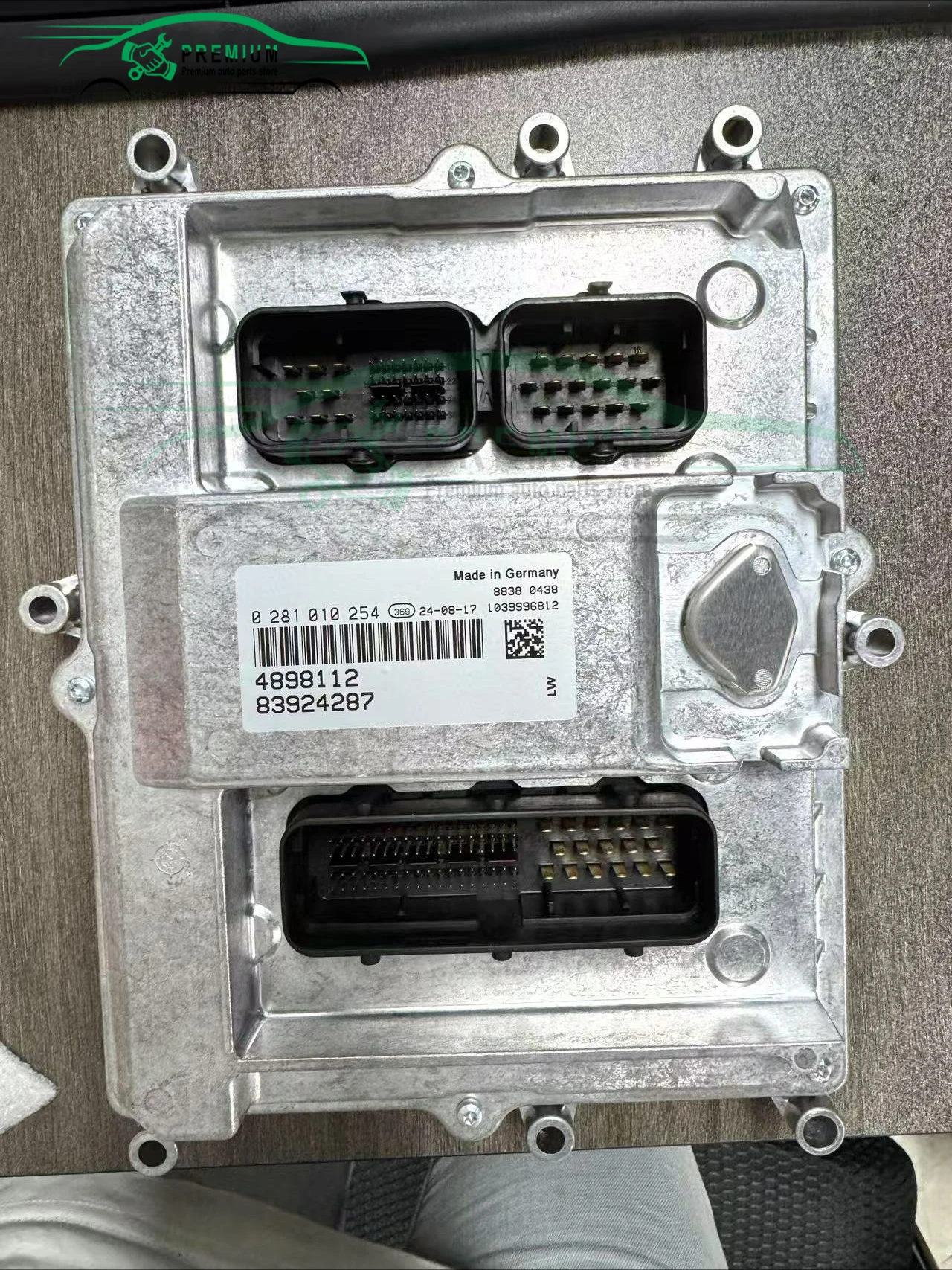 Brand new 0281010254 ecu 4898112 Engine Computer Board ECU Electronic Control Unit Fits For Cummins ECM
Brand new 0281010254 ecu 4898112 Engine Computer Board ECU Electronic Control Unit Fits For Cummins ECM