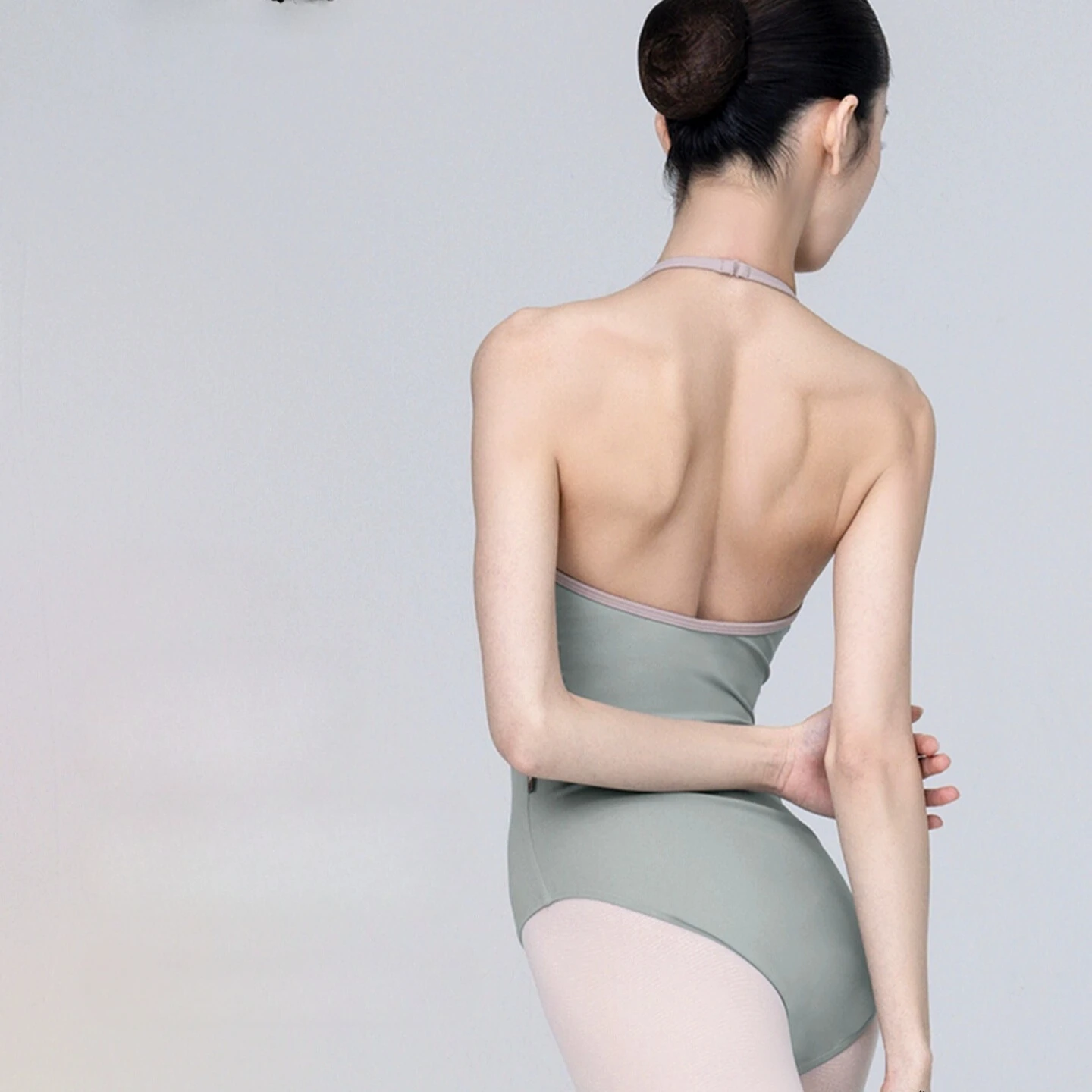 New Neck-hanging Ballet Wear Adult Dance Practice Clothes Girls Gymnastics Basic Training Woman Leotards
New Neck-hanging Ballet Wear Adult Dance Practice Clothes Girls Gymnastics Basic Training Woman Leotards