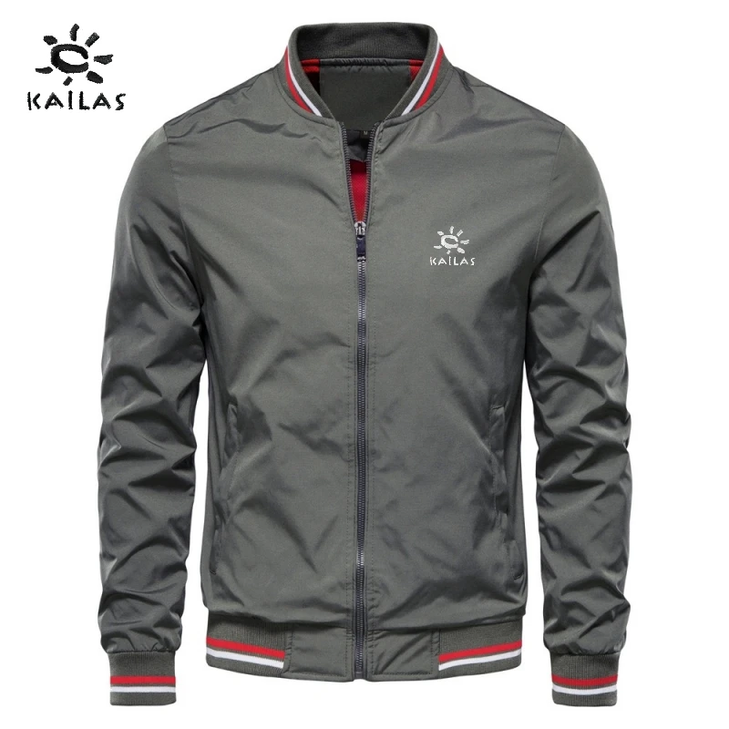 Autumn and winter men's high-quality V-neck jacket, new fashionable and casual outdoor sports windproof versatile top
Autumn and winter men's high-quality V-neck jacket, new fashionable and casual outdoor sports windproof versatile top