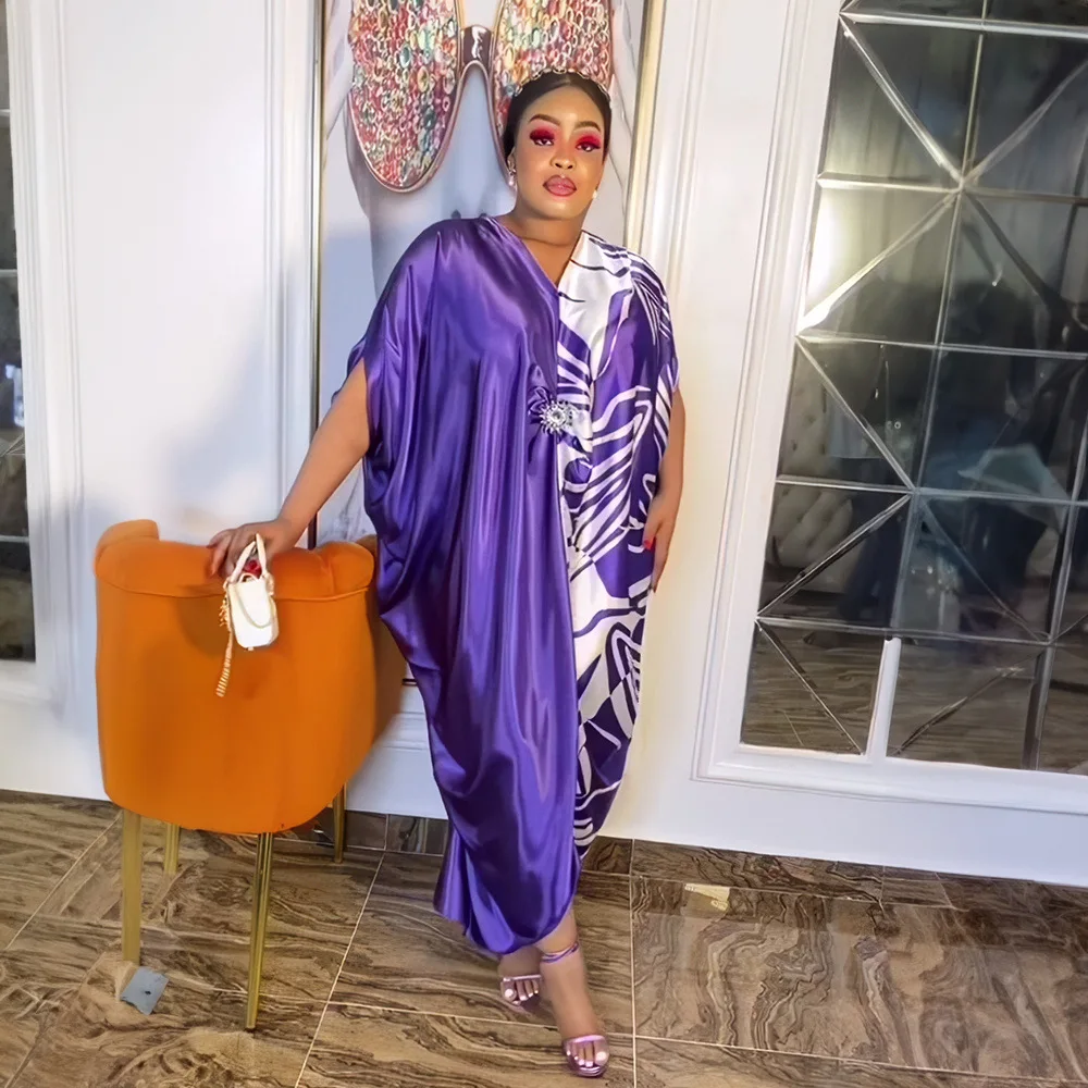 African Fashion Loose Dress Plus Size Women's Bat-sleeve V-neck Circular Drill Robe ML103Q161
African Fashion Loose Dress Plus Size Women's Bat-sleeve V-neck Circular Drill Robe ML103Q161