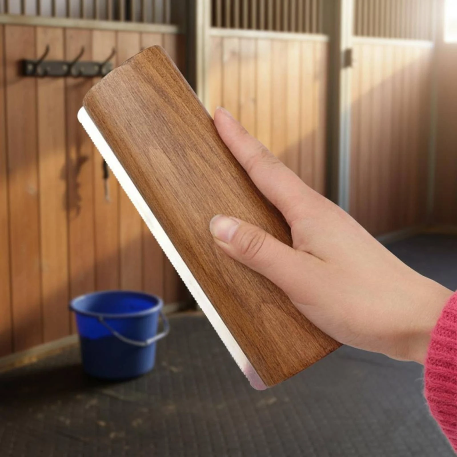 Serrated Horse Scraper Sturdy Wood Handle Horse Sweat Scraper Pet Care Easy to Clean for Equestrians, Barn
Serrated Horse Scraper Sturdy Wood Handle Horse Sweat Scraper Pet Care Easy to Clean for Equestrians, Barn