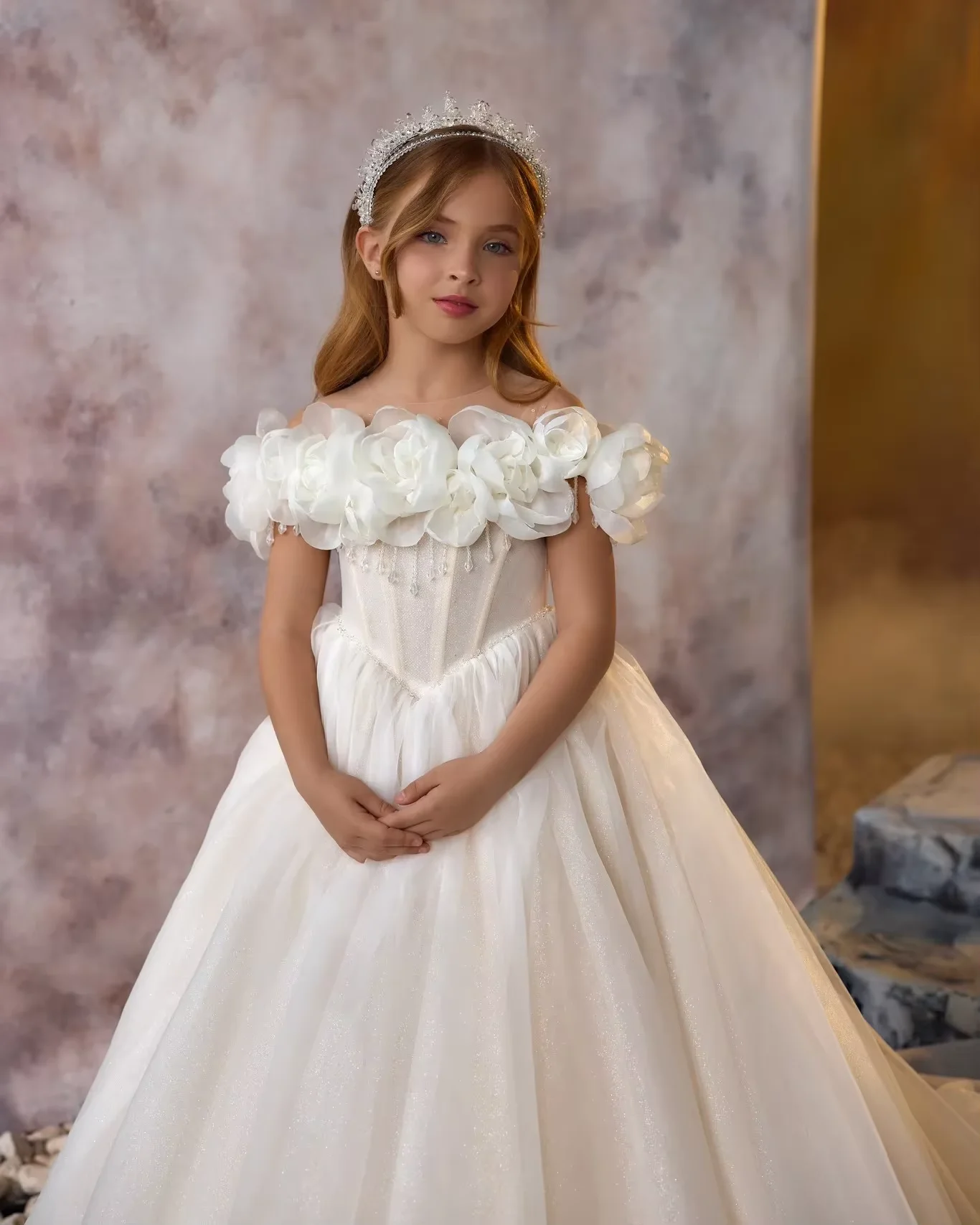 Custom Flower Girl Dress for Wedding First Christmas Party with Off Shoulder 3D Floral Appliques and Trailing Train Tulle Skirt
Custom Flower Girl Dress for Wedding First Christmas Party with Off Shoulder 3D Floral Appliques and Trailing Train Tulle Skirt