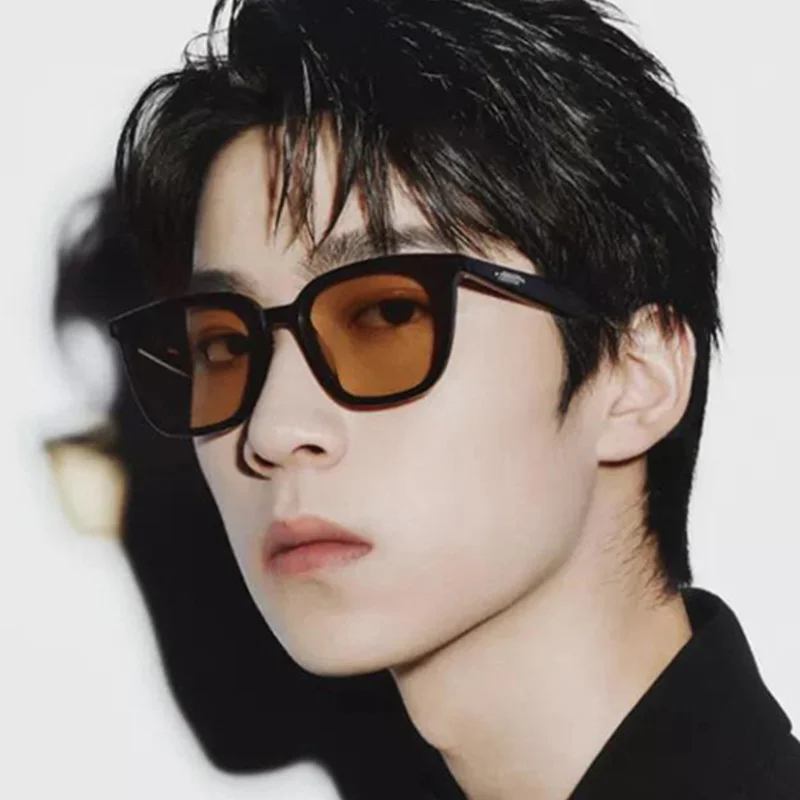 Net red same black tea color glasses Korean version fashion photography leisure sun shading sunglasses Fashion simple square
Net red same black tea color glasses Korean version fashion photography leisure sun shading sunglasses Fashion simple square