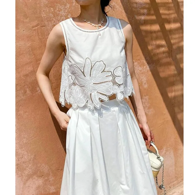 Embroidered Hollow Large Flower Svel Vest High Waist Elastic f Skirt Set round Ne Women's Faion Summer Outfit
Embroidered Hollow Large Flower Svel Vest High Waist Elastic f Skirt Set round Ne Women's Faion Summer Outfit