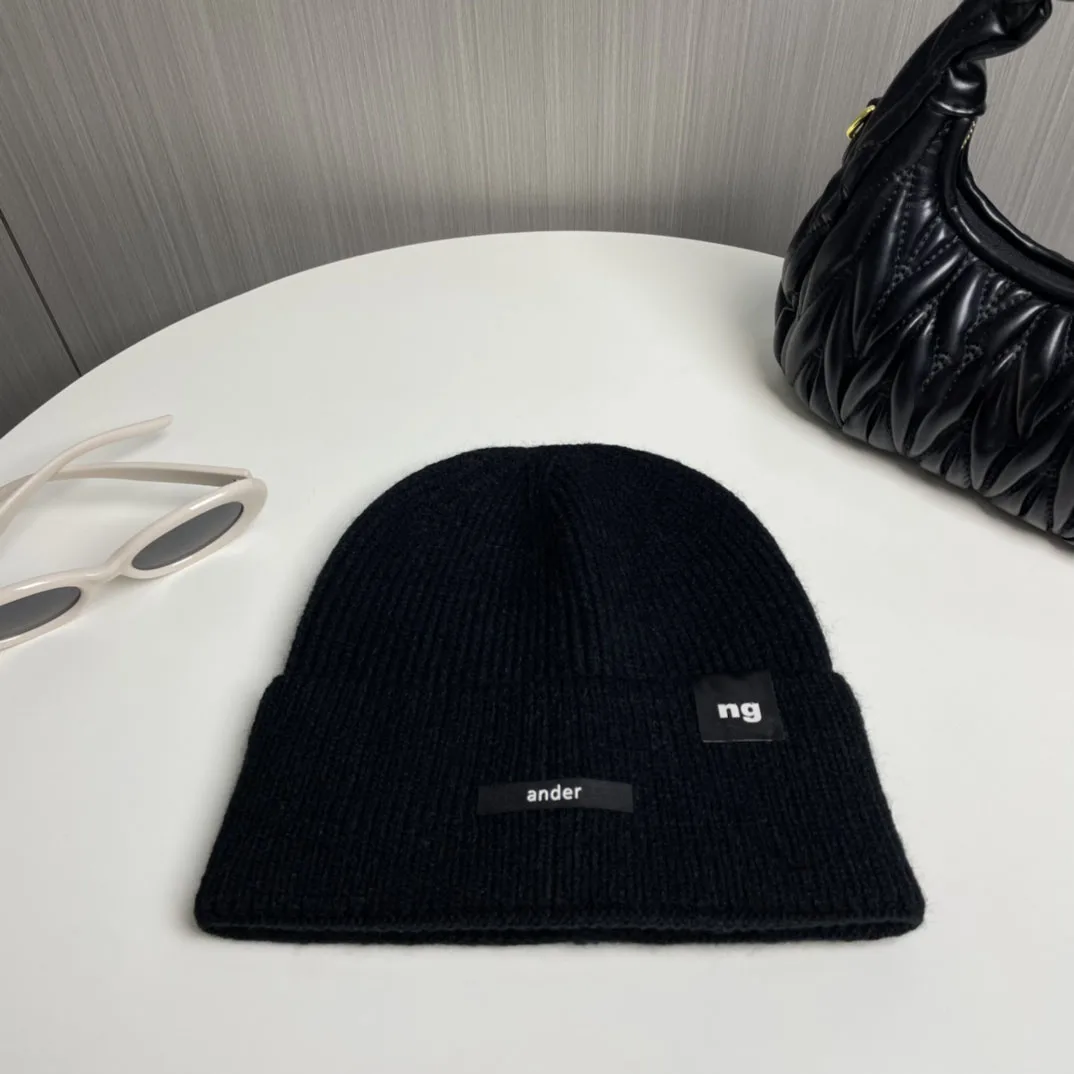 European Trendy Letter Cassic A Beanies Street Caps Unisex Hats Winter Bonnets
European Trendy Letter Cassic A Beanies Street Caps Unisex Hats Winter Bonnets