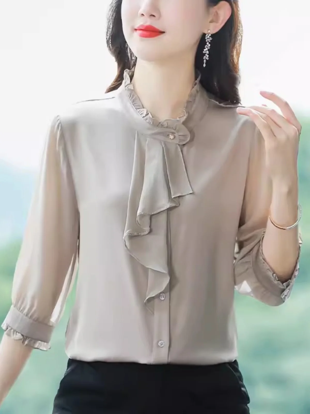 Женский шифоновый кардиган Ele Brand irt ort Sve, весенне-осенний модный топ небольшого размера, умный кардиган на одной пуговице
Женский шифоновый кардиган Ele Brand irt ort Sve, весенне-осенний модный топ небольшого размера, умный кардиган на одной пуговице