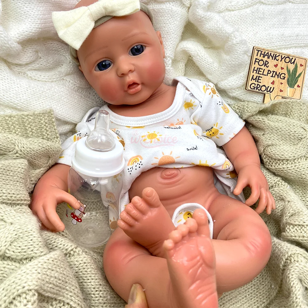 Высококачественная 17-дюймовая мягкая силиконовая кукла Reborn для маленьких девочек, реалистичная кукла для новорожденных, ручная роспись, текстура кожи, кукла для коллекционеров, подарок
Высококачественная 17-дюймовая мягкая силиконовая кукла Reborn для маленьких девочек, реалистичная кукла для новорожденных, ручная роспись, текстура кожи, кукла для коллекционеров, подарок