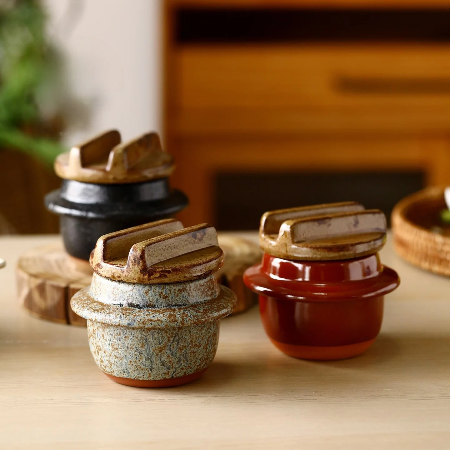Japanese Style Ceramic Tea Bowl with Lid Storage Jar Kitchen Storage Container Cylinder Shape Non- Cooking Utensil
Japanese Style Ceramic Tea Bowl with Lid Storage Jar Kitchen Storage Container Cylinder Shape Non- Cooking Utensil