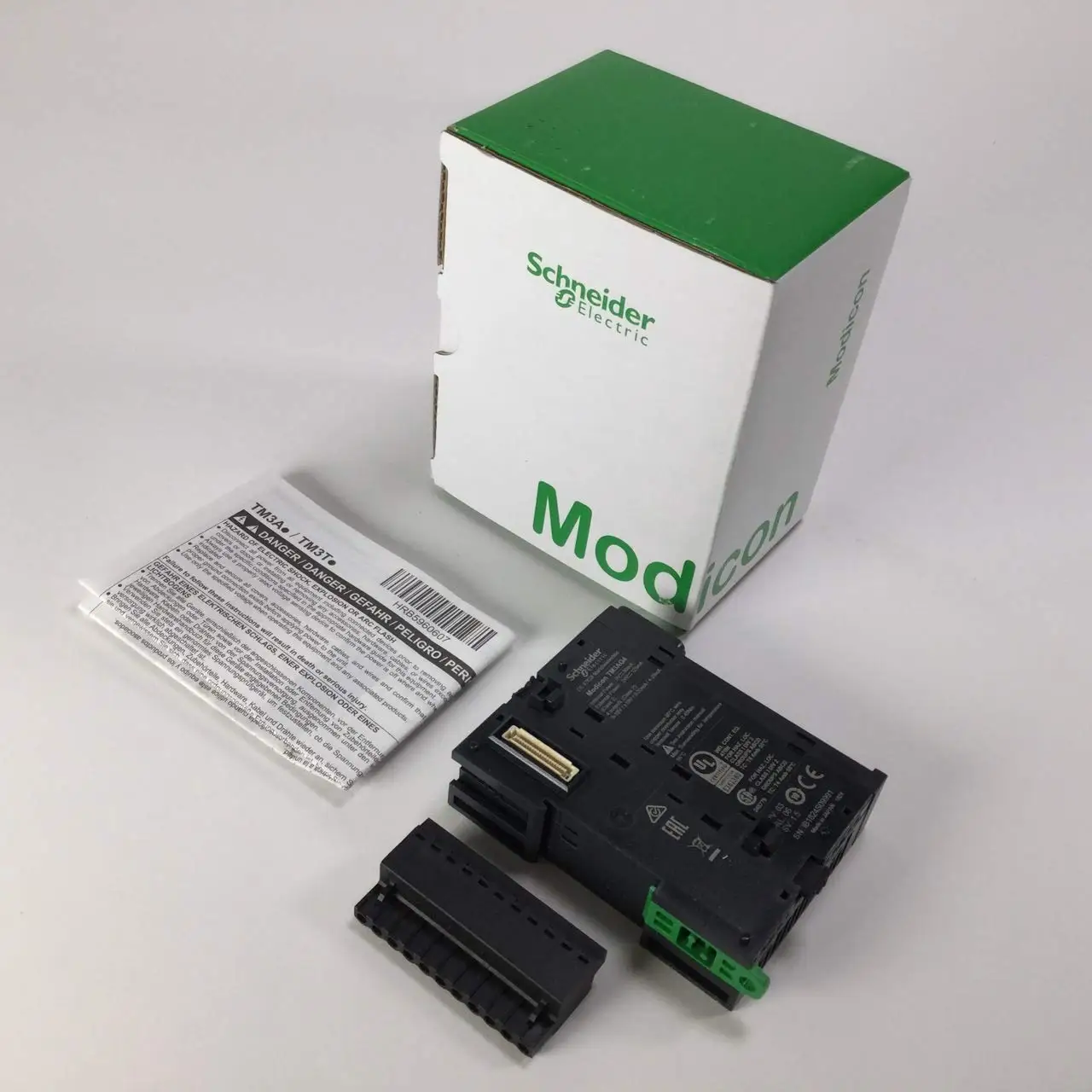 TM3AQ4 analog output module, Modicon TM3, 4 outputs, screw, 24V DC
TM3AQ4 analog output module, Modicon TM3, 4 outputs, screw, 24V DC