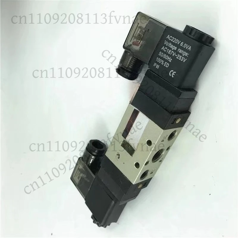 Двухпозиционный пятиходовой электромагнитный клапан QVF3230, направляющий клапан QVF3330, трехпозиционный пятиходовой клапан.
Двухпозиционный пятиходовой электромагнитный клапан QVF3230, направляющий клапан QVF3330, трехпозиционный пятиходовой клапан.