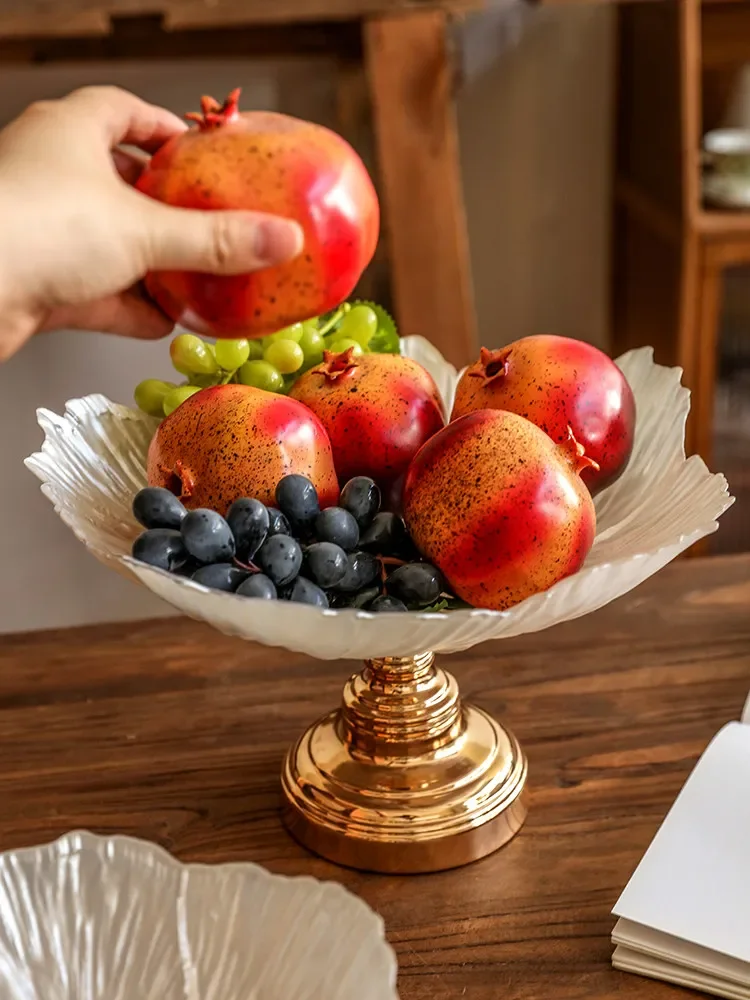 CL light luxury glass fruit plate coffee table decorative candy plate dried fruit plate dining table model room
CL light luxury glass fruit plate coffee table decorative candy plate dried fruit plate dining table model room