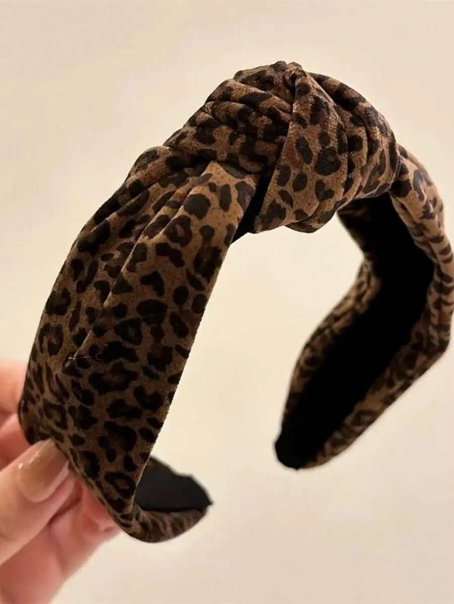Leopard Print Velvet Knot Headband For Women Vintage Elegant Hair Accessory
Leopard Print Velvet Knot Headband For Women Vintage Elegant Hair Accessory