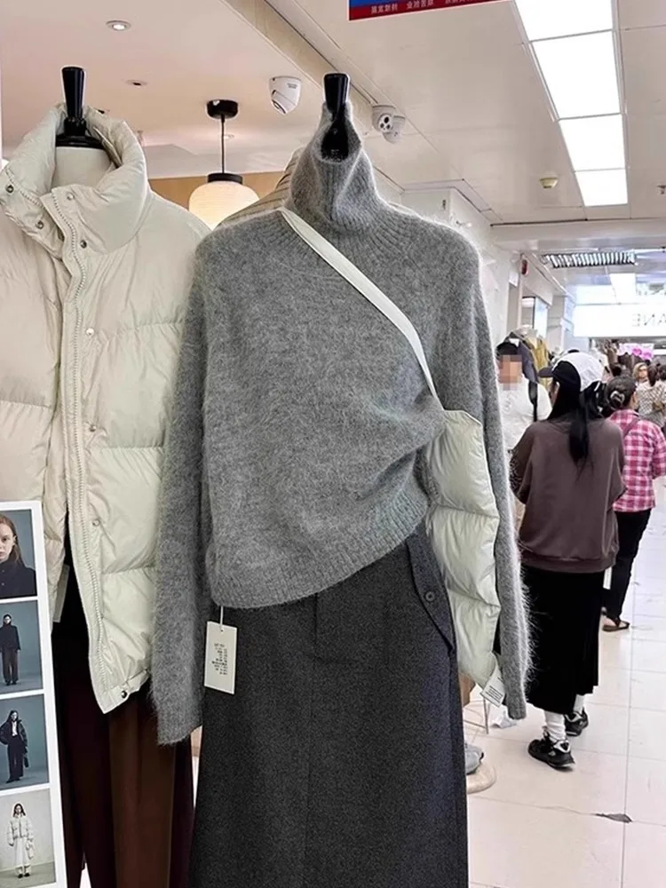 Gray Bear Fur High Collar Knitted Sweater Women's Loose Lazy Style Autumn Winter Fashion Inner Wear Premium Feel Turtleneck B...
Gray Bear Fur High Collar Knitted Sweater Women's Loose Lazy Style Autumn Winter Fashion Inner Wear Premium Feel Turtleneck B...
